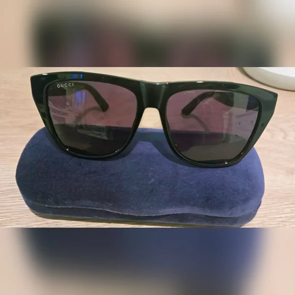 Gucci Sunglasses - Picture 6 of 9